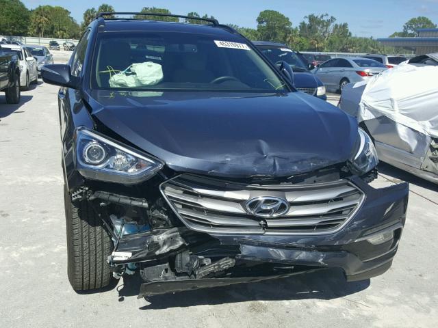 5NMZU3LB0HH023963 - 2017 HYUNDAI SANTA FE S 灰色 照片 9