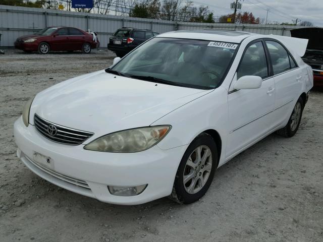 4T1BF30K86U631313 - 2006 TOYOTA CAMRY LE WHITE photo 2