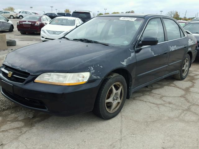 1HGCG5648WA161927 - 1998 HONDA ACCORD LX BLACK photo 2