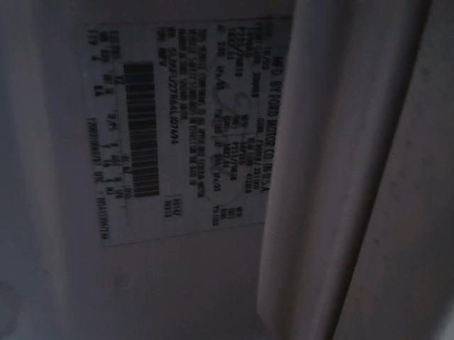 5LMFU27R64LJ07694 - 2004 LINCOLN NAVIGATOR 白色 照片 10