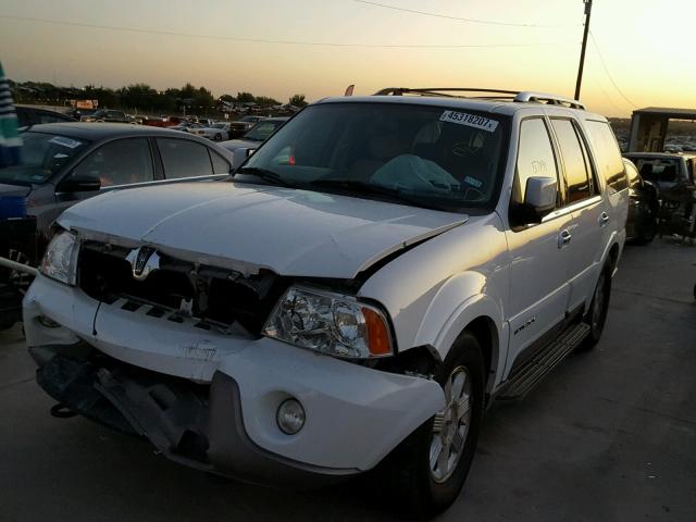 5LMFU27R64LJ07694 - 2004 LINCOLN NAVIGATOR WHITE photo 2