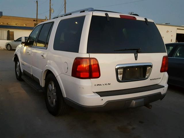 5LMFU27R64LJ07694 - 2004 LINCOLN NAVIGATOR WHITE photo 3