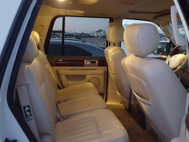 5LMFU27R64LJ07694 - 2004 LINCOLN NAVIGATOR 白色 照片 6
