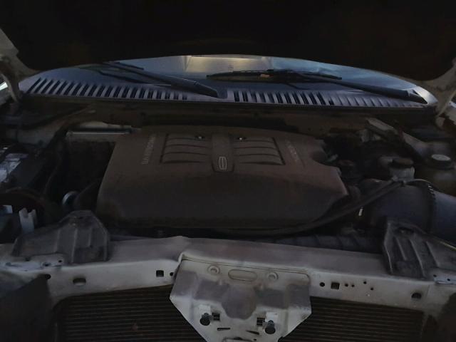 5LMFU27R64LJ07694 - 2004 LINCOLN NAVIGATOR 白色 照片 7