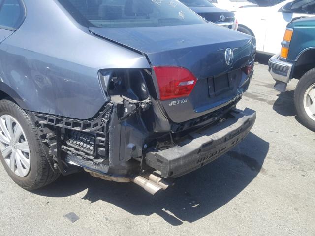3VW2K7AJ3DM429023 - 2013 VOLKSWAGEN JETTA BASE Գրաֆիտ լուսանկար 9