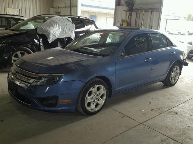 3FAHP0HA3AR136156 - 2010 FORD FUSION SE BLUE photo 2