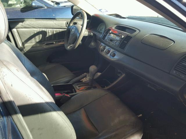 4T1BE32K13U185310 - 2003 TOYOTA CAMRY LE BLUE photo 5