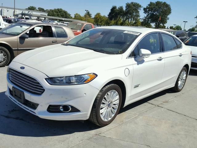 3FA6P0SU0ER357777 - 2014 FORD FUSION TIT WHITE photo 2