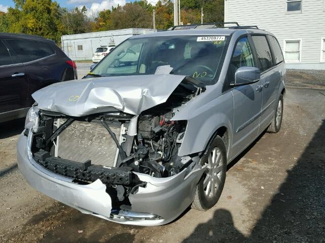 2C4RC1CG4CR362856 - 2012 CHRYSLER TOWN & COU SILVER photo 2