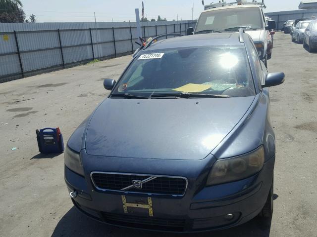 YV1MW682352067156 - 2005 VOLVO V50 T5 BLUE photo 9