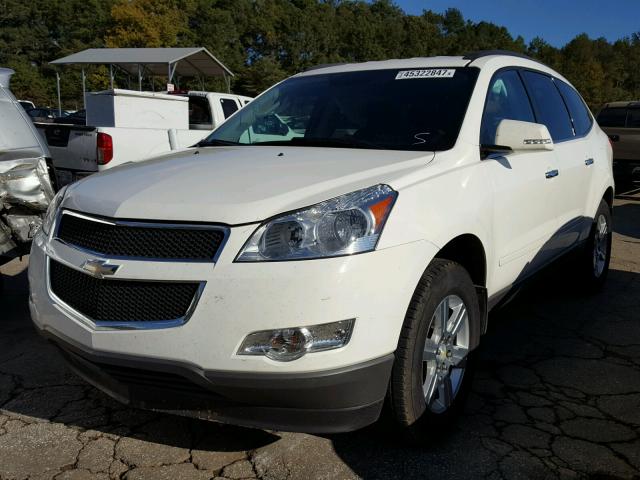 1GNKRGED6CJ200812 - 2012 CHEVROLET TRAVERSE L WHITE photo 2