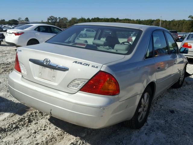 4T1BF28B9YU091391 - 2000 TOYOTA AVALON XL SILVER photo 4