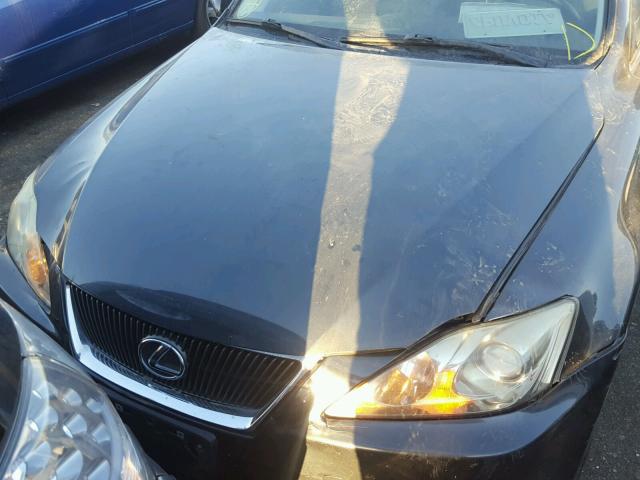 JTHBK262775040045 - 2007 LEXUS IS GRAY photo 7