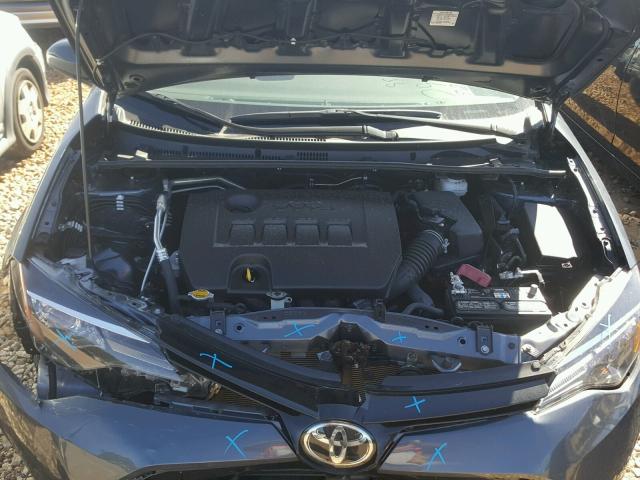 2T1BURHE7HC777942 - 2017 TOYOTA COROLLA GRAY photo 7