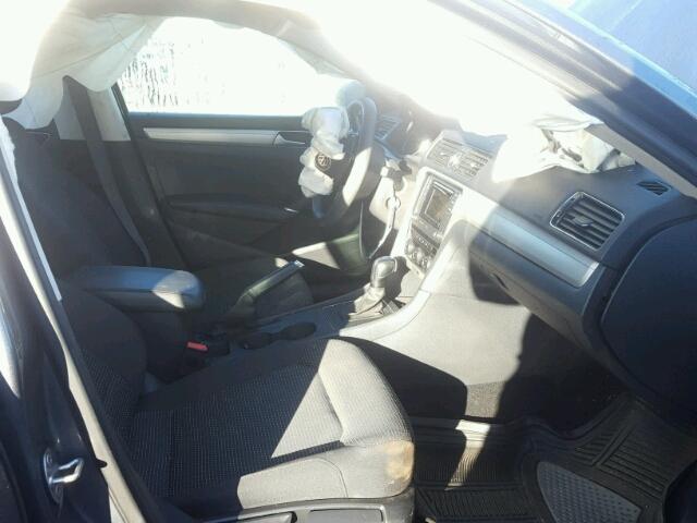 1VWAT7A37GC018448 - 2016 VOLKSWAGEN PASSAT S ნაცრისფერი ფოტო 5