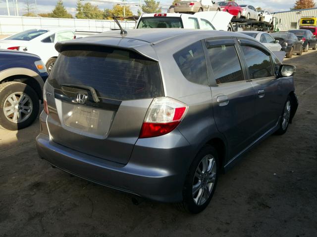 JHMGE8H4XAC002620 - 2010 HONDA FIT SPORT GRAY photo 4