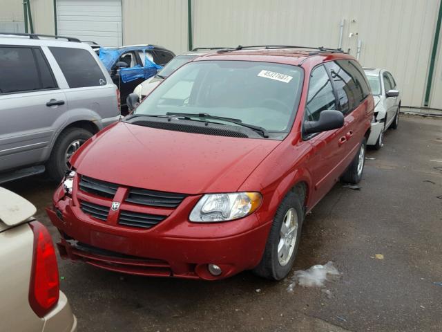 2D8GP44LX5R179300 - 2005 DODGE GRAND CARA RED photo 2