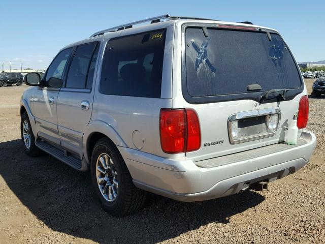 5LMPU28L4WLJ53252 - 1998 LINCOLN NAVIGATOR SILVER photo 3