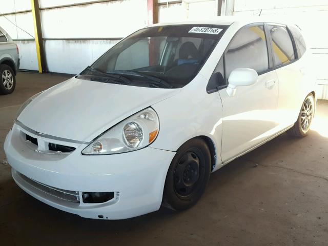 JHMGD37637S005527 - 2007 HONDA FIT S WHITE photo 2