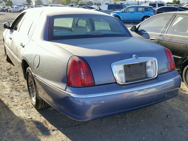 1LNHM82W4XY659844 - 1999 LINCOLN TOWN CAR S BLUE photo 3