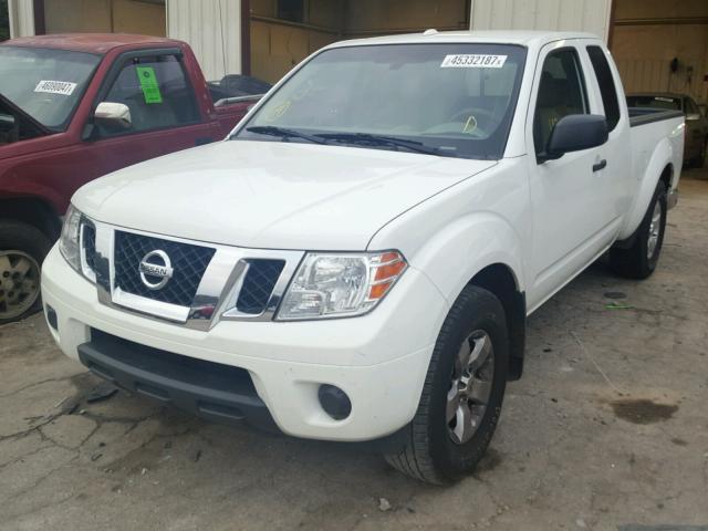 1N6AD0CU3DN717649 - 2013 NISSAN FRONTIER S WHITE photo 2