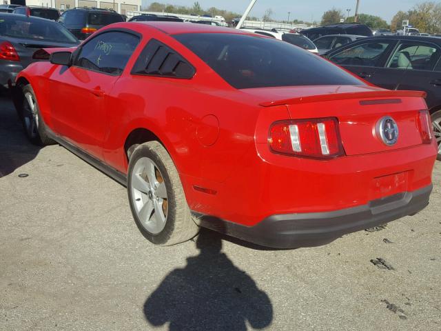 1ZVBP8AN0A5157803 - 2010 FORD MUSTANG RED photo 3