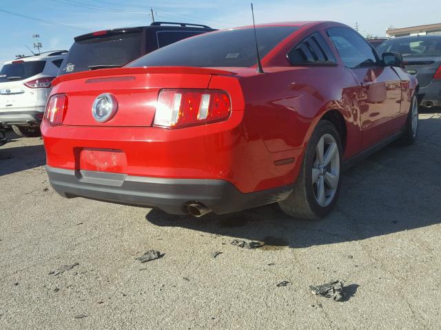 1ZVBP8AN0A5157803 - 2010 FORD MUSTANG RED photo 4