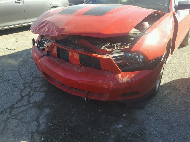 1ZVBP8AN0A5157803 - 2010 FORD MUSTANG RED photo 9