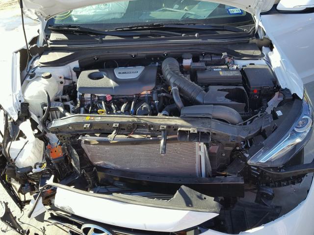 KMHD04LB9HU323761 - 2017 HYUNDAI ELANTRA WHITE photo 7