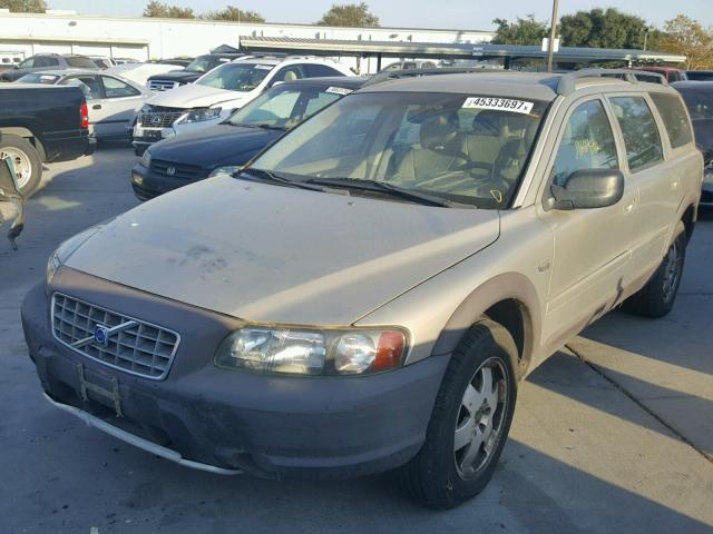 YV1SZ58D121063781 - 2002 VOLVO V70 XC BEIGE photo 2