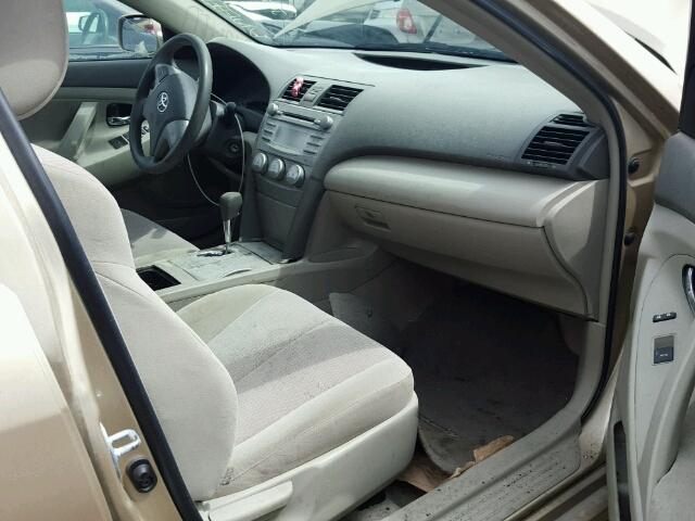 4T1BF3EK8BU199597 - 2011 TOYOTA CAMRY BASE GOLD photo 5