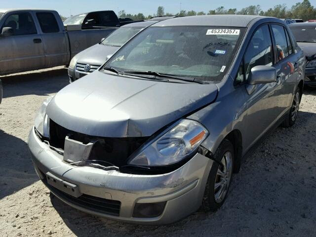 3N1BC11E59L437091 - 2009 NISSAN VERSA S GRAY photo 2