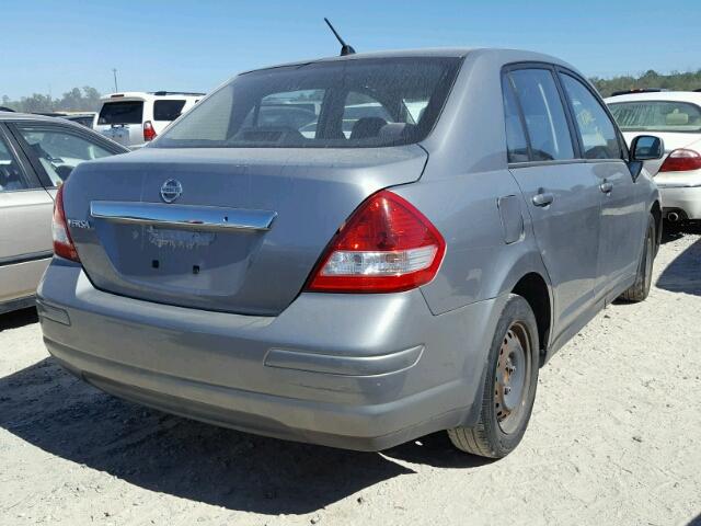 3N1BC11E59L437091 - 2009 NISSAN VERSA S GRAY photo 4