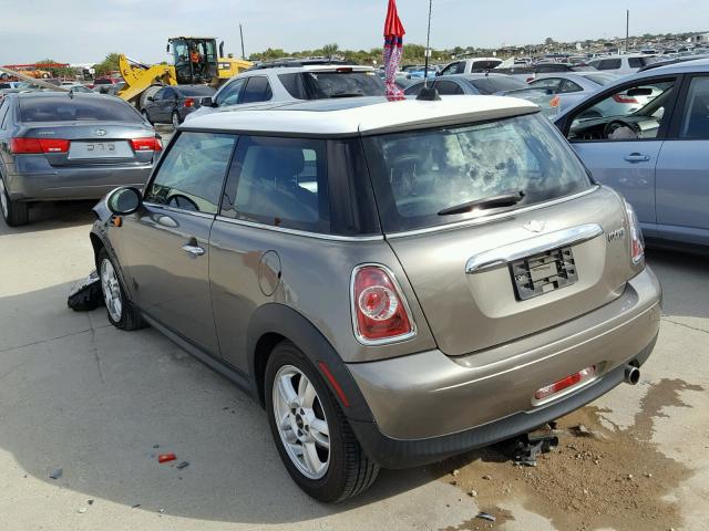 WMWSU3C59BT098675 - 2011 MINI COOPER GREEN photo 3