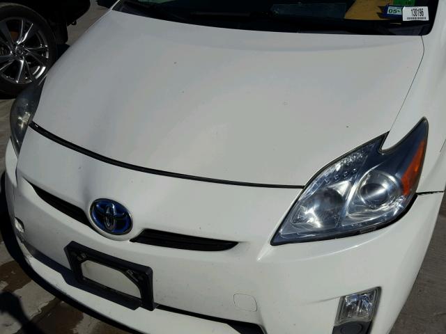 JTDKN3DUXB0246842 - 2011 TOYOTA PRIUS 白色 照片 9