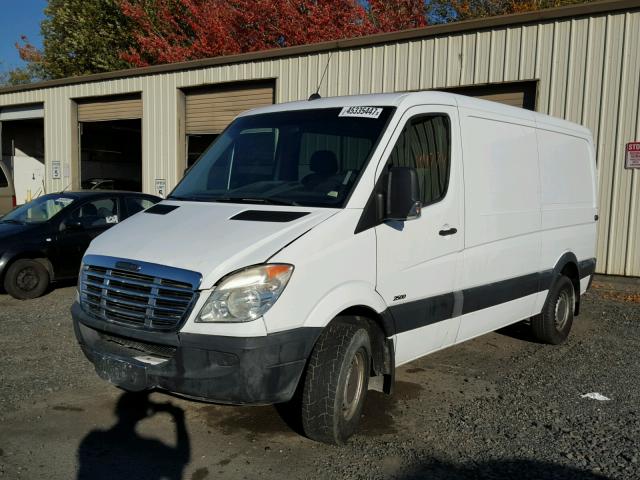 WDYPE745075205883 - 2007 FREIGHTLINER SPRINTER WHITE photo 2