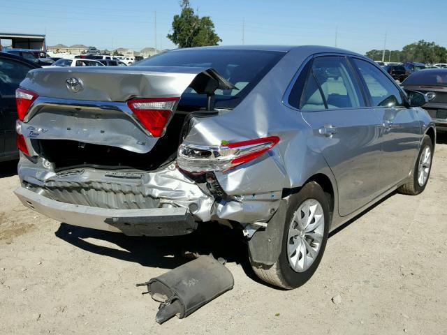 4T4BF1FK7FR476660 - 2015 TOYOTA CAMRY LE SILVER photo 4