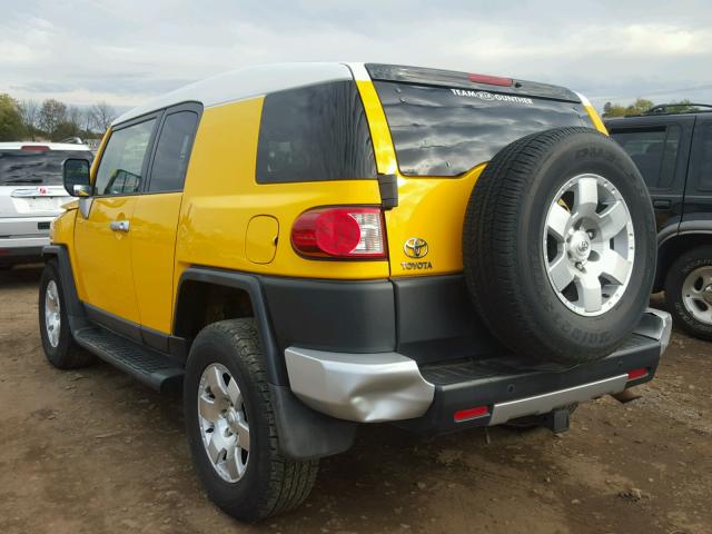 JTEZU11F870018756 - 2007 TOYOTA FJ CRUISER YELLOW photo 3