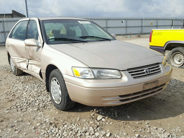 4T1BG22KXWU204736 - 1998 TOYOTA CAMRY CE TAN photo 1