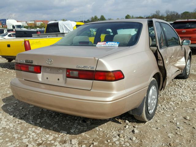 4T1BG22KXWU204736 - 1998 TOYOTA CAMRY CE TAN photo 4