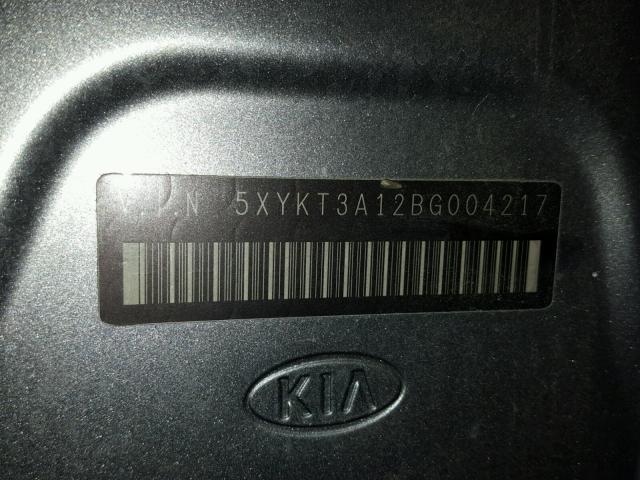 5XYKT3A12BG004217 - 2011 KIA SORENTO GRAY photo 10