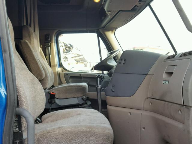 3AKJGLDR8DSBV4776 - 2013 FREIGHTLINER CASCADIA 1 BLUE photo 5