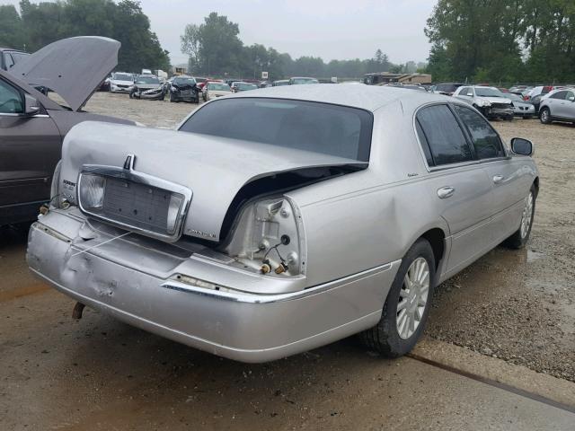 1LNHM81W43Y639881 - 2003 LINCOLN TOWN CAR E SILVER photo 4