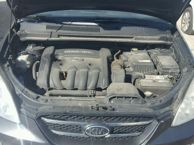 KNAFG525677081774 - 2007 KIA RONDO BASE GRAY photo 7