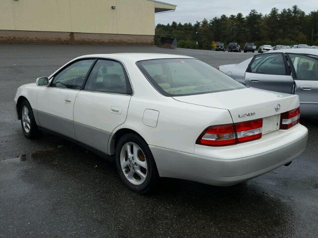 JT8BF28G315105848 - 2001 LEXUS ES 300 WHITE photo 3