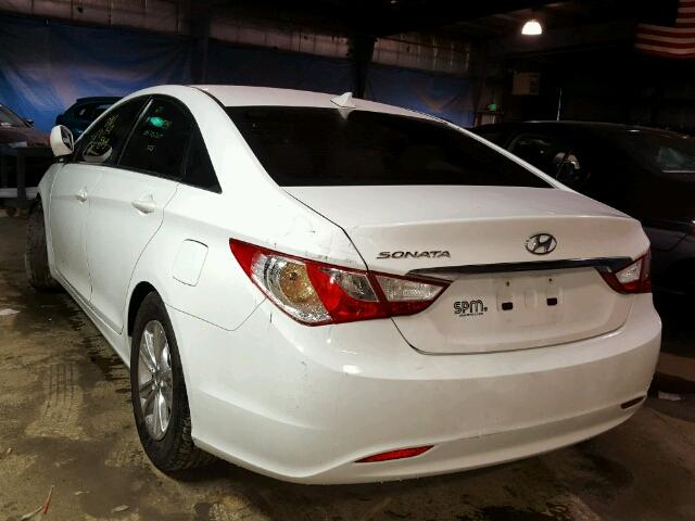 5NPEB4AC7DH780023 - 2013 HYUNDAI SONATA GLS WHITE photo 3