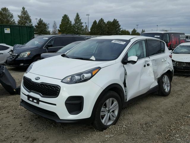 KNDPM3AC7H7158111 - 2017 KIA SPORTAGE L WHITE photo 2