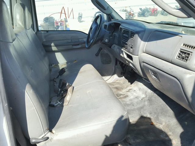 3FTNF20L03MB42439 - 2003 FORD F250 SUPER WHITE photo 5