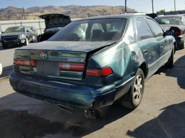 JT2BF28K4W0123620 - 1998 TOYOTA CAMRY LE GREEN photo 4