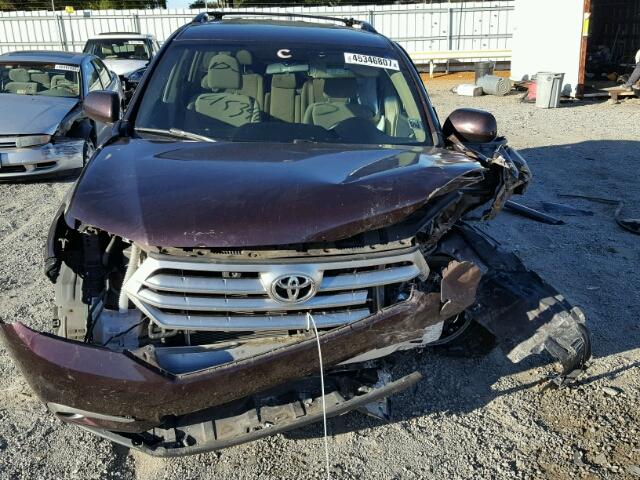 5TDZA3EH4DS040489 - 2013 TOYOTA HIGHLANDER BURGUNDY photo 9